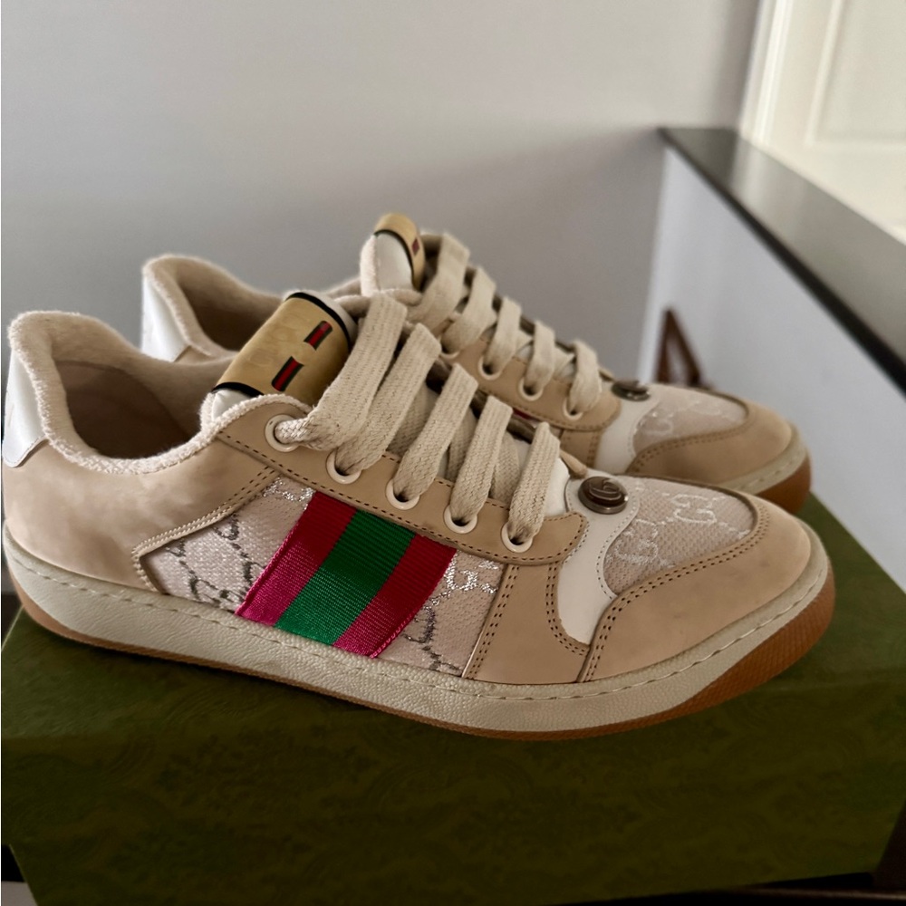 Gucci Wmns Screener 'White GG Lamé size 8.5